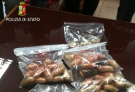 Arriva all'aeroporto con 70 ovuli di eroina nello stomaco: arrestato cittadino nigeriano